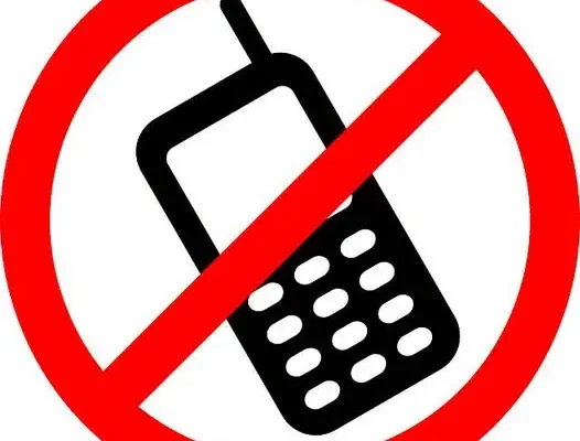 Nowe zasady: telefony komórkowe zakazane w szkołach od 1 września