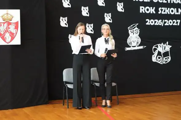 Uroczyste rozpoczęcie roku szkolnego w Osjakowie – nowe władze szkoły i życzenia burmistrz