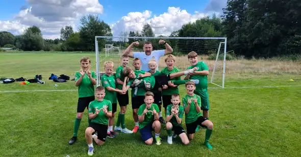 Młodzi piłkarze z Osjakowa rywalizowali w turnieju Szaleństwo Futbolu Bełchatów 2026