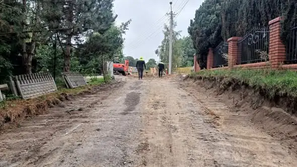 Kałuże: ruszyła budowa drogi dojazdowej do pól